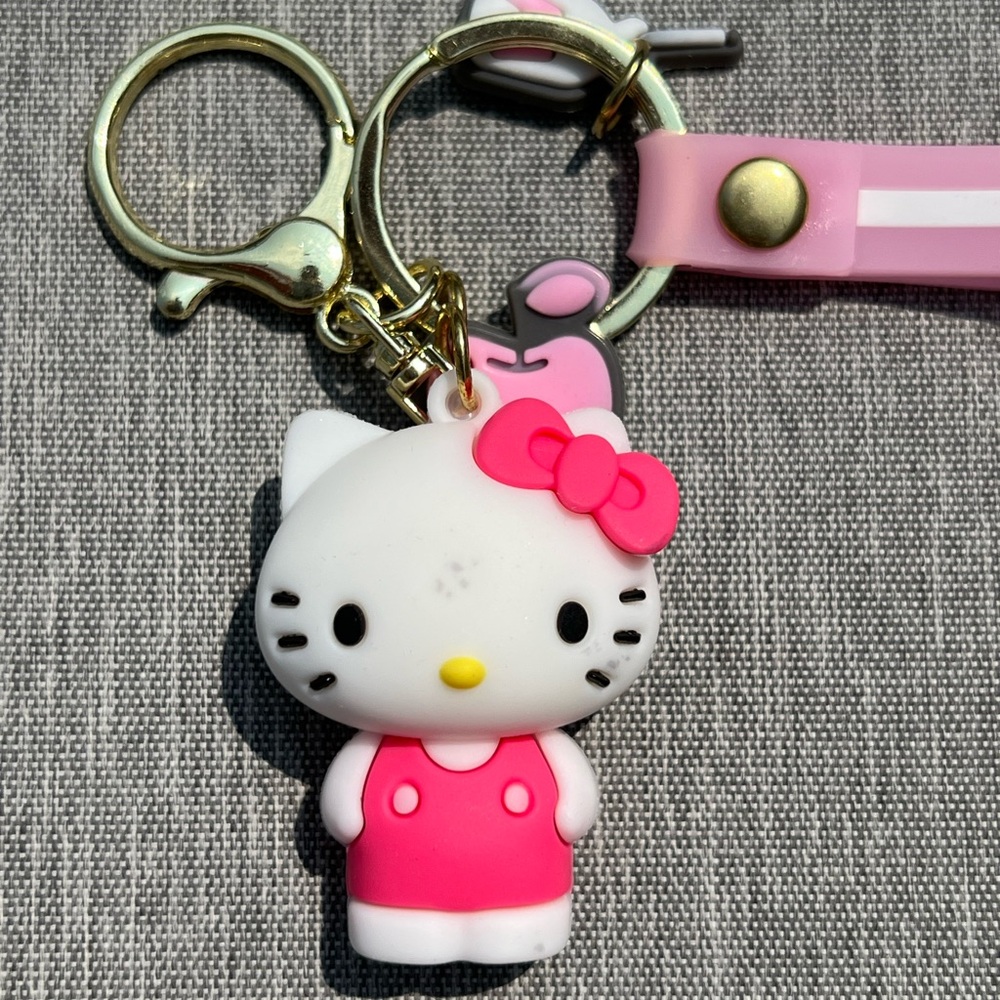 Hello Kitty Pink Keychain - Picture 8 of 8